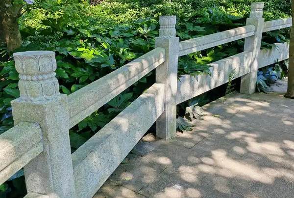 大连花岗岩栏杆和青石栏杆哪个好 供给一